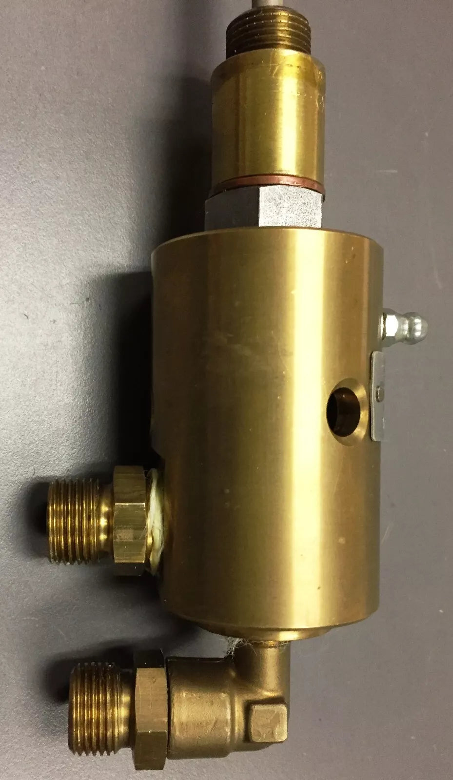 Deublin P/N: 55-958-094 Rotary Union 3/8” BSP RH with Nuts and Bolts Installed