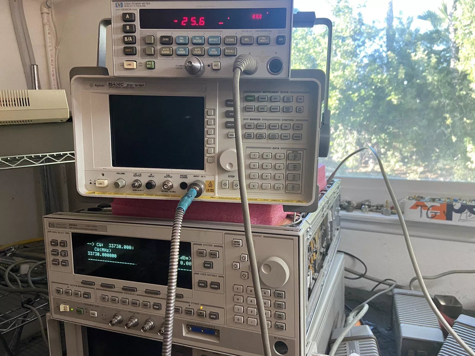 HP Agilent 8564E/EC 20Hz-40GHz with Color LCD, Opt. 6, 7, Calibrated