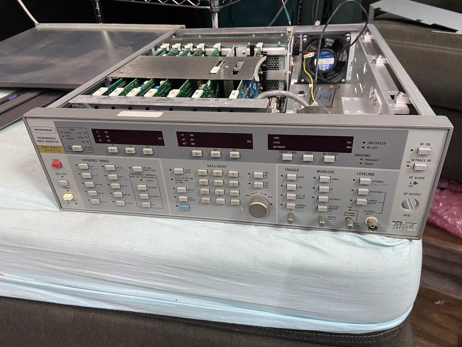 Wiltron Anritsu 6640B-10 26.5GHz to 40GHz Sweep Signal Generator Part