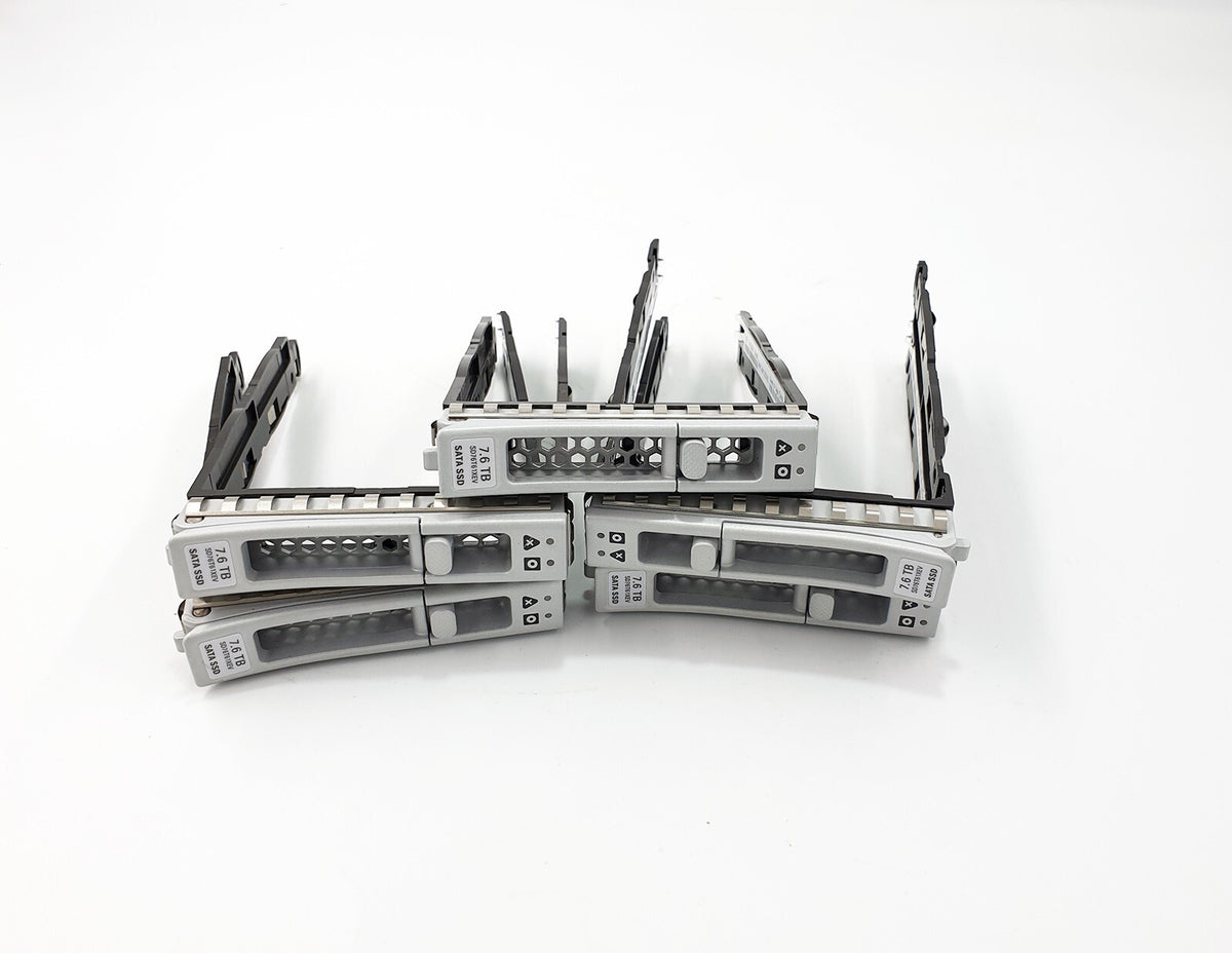 Cisco 74-113290-01 7.6TB SATA 2.5" SSD Hard Drive Tray