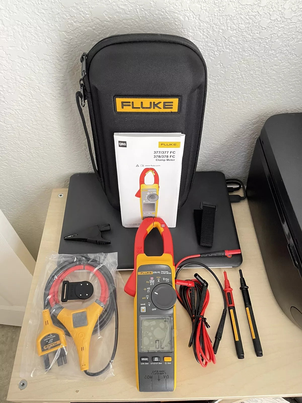 Fluke 378 FC Non-Contact Voltage True-rms AC/DC Clamp Meter with iFlex for 3-Phase Tests