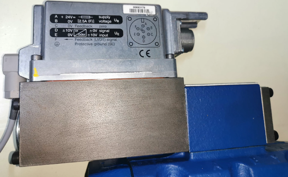 1PC Rexroth 0811404607 4WRPEH 6 C3 B04L-2X/G24K0/<wbr/>A1M-816 Proportional Valve