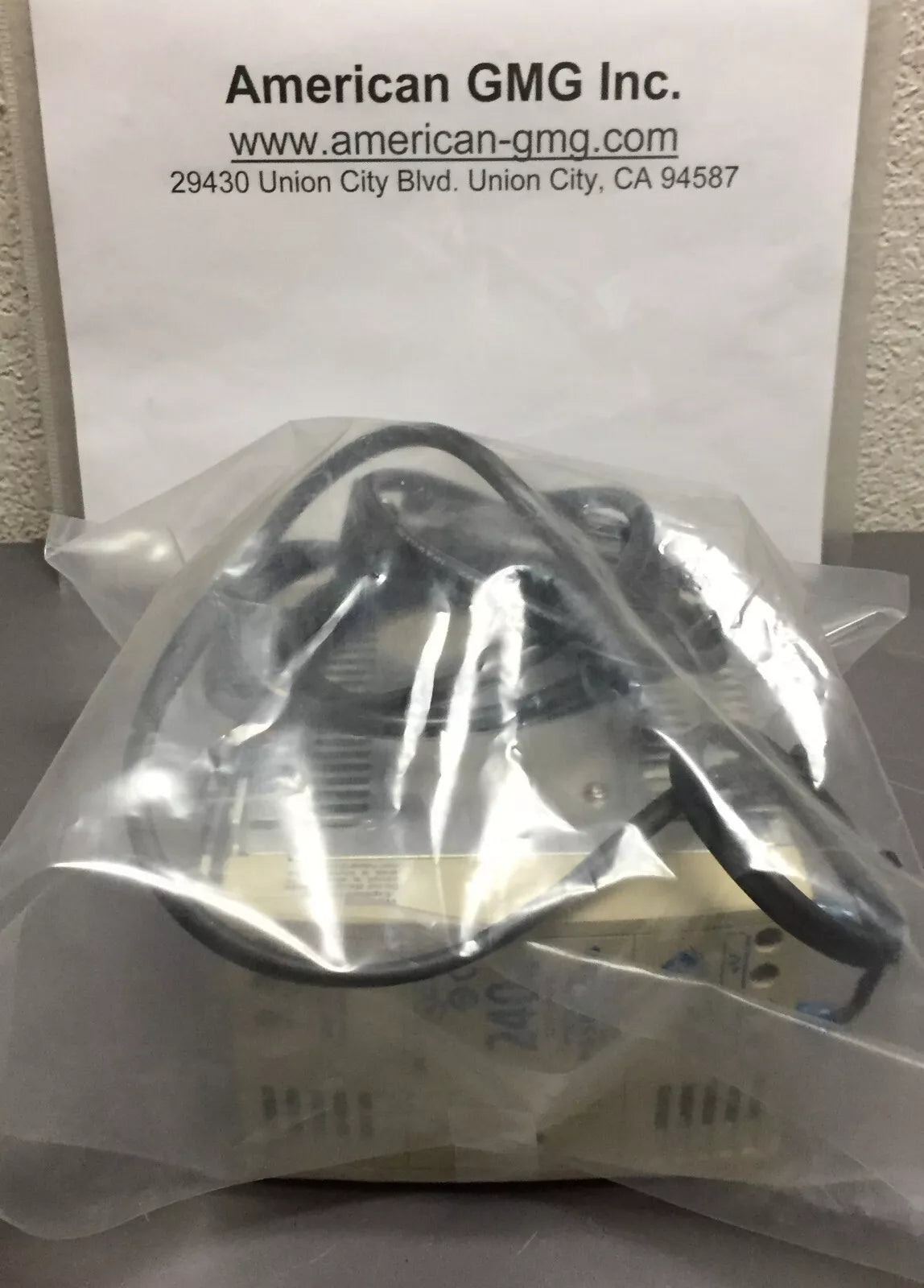 IDEC PS5R-SG24 AC-DC Power Supplier Input 100-240V 3.5A 240W Output w/Cables
