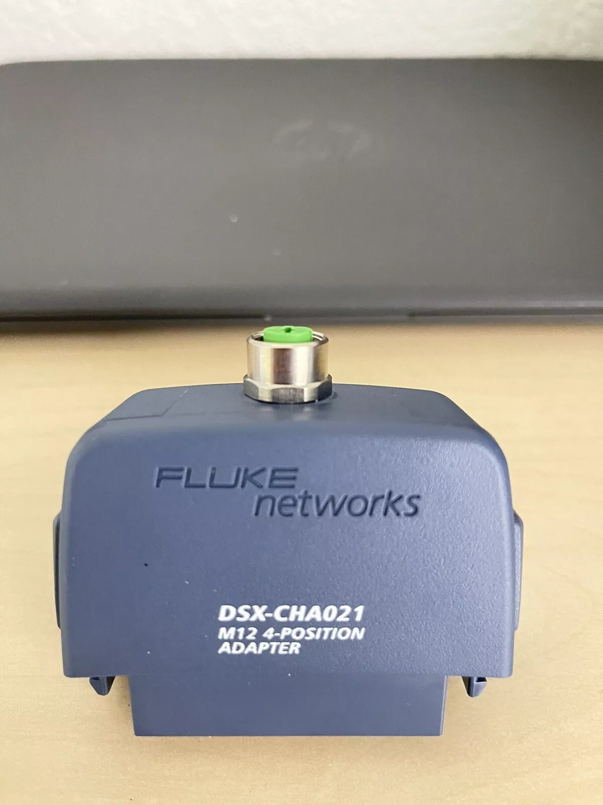 Fluke Networks DSX-CHA021 DSX M12 4-Position Channel Adapter