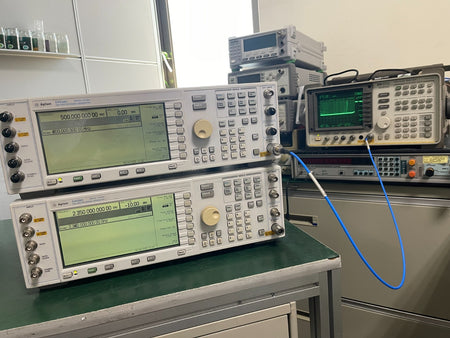 Agilent E4438C ESG Vector Signal Generator 250kHz-3GHz ,005, 1E5, 503, 601_81-53