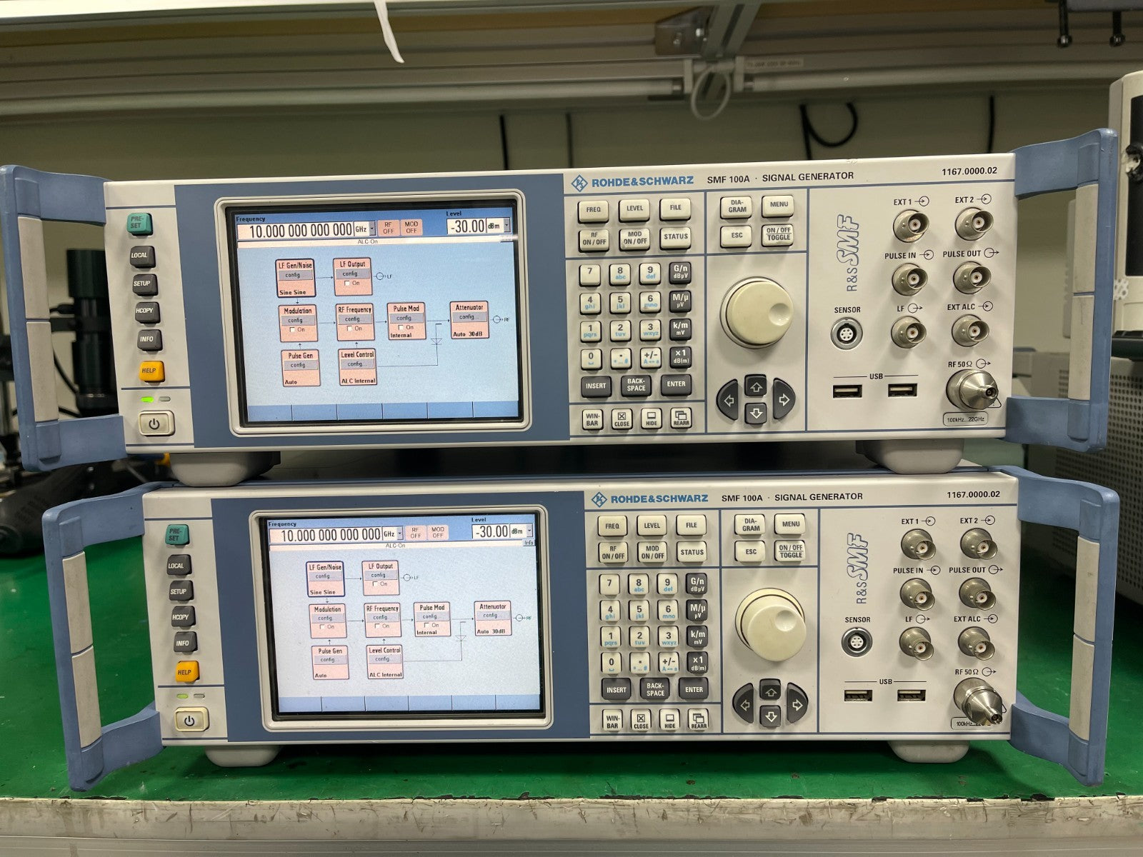 Rohde & Schwarz SMF100A microwave signal generator 100KHz-22GHz - XG eqpt