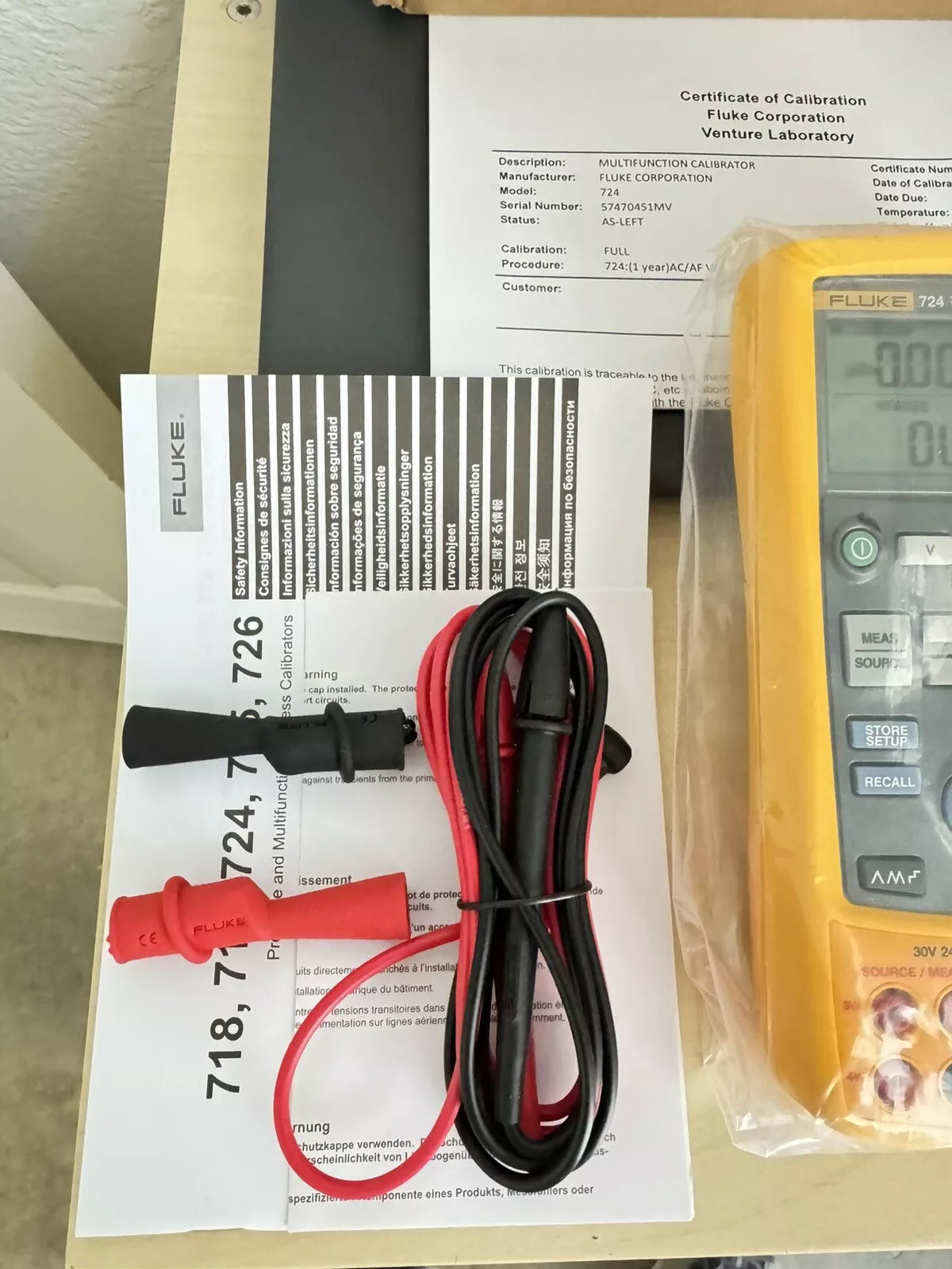 Fluke 724 Temperature Calibrator - Calibrated 2022 / New Sealed