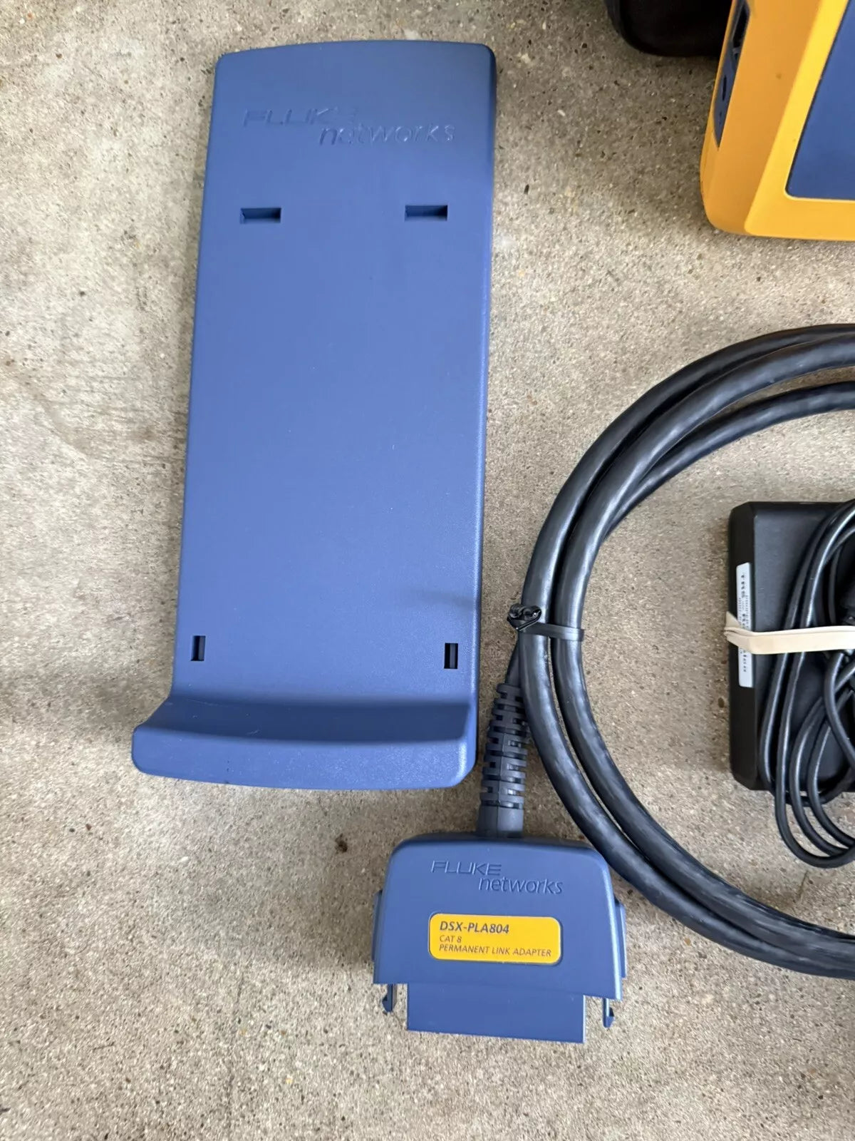 FLUKE Networks DSX-8000 Cable Certifier Tester Kit (Calibrated 2022)