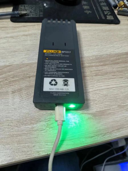 Fluke 744 Documenting Multifunction Process Calibrator