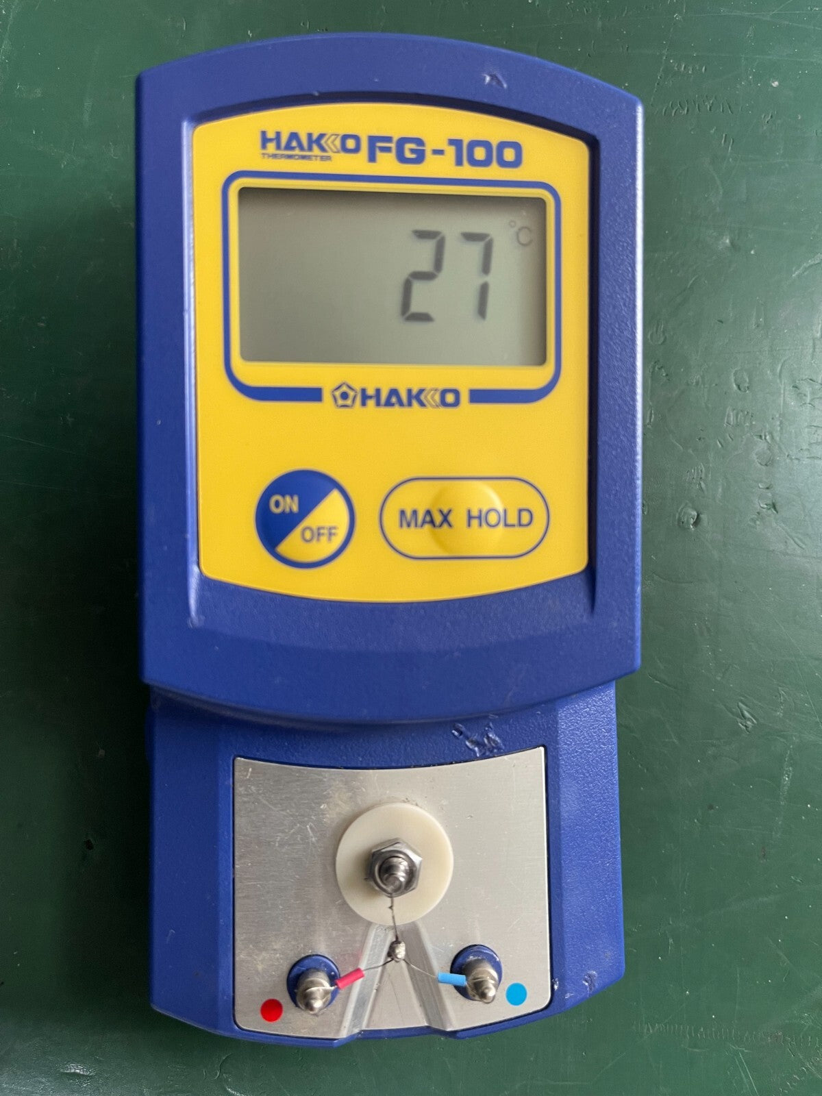 HAKKO FG-100 Thermometer. W/ test sensor lead - XG eqpt