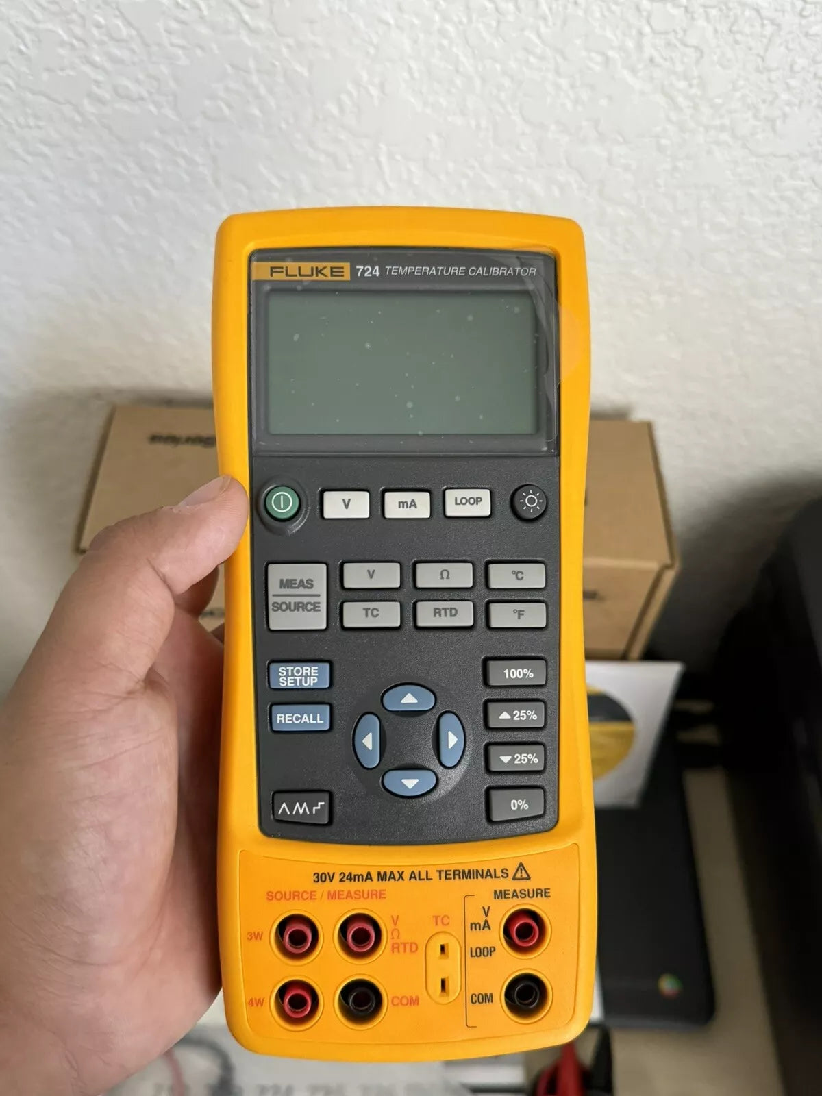 FLUKE 724 Temperature Calibrator Meter - New Sealed