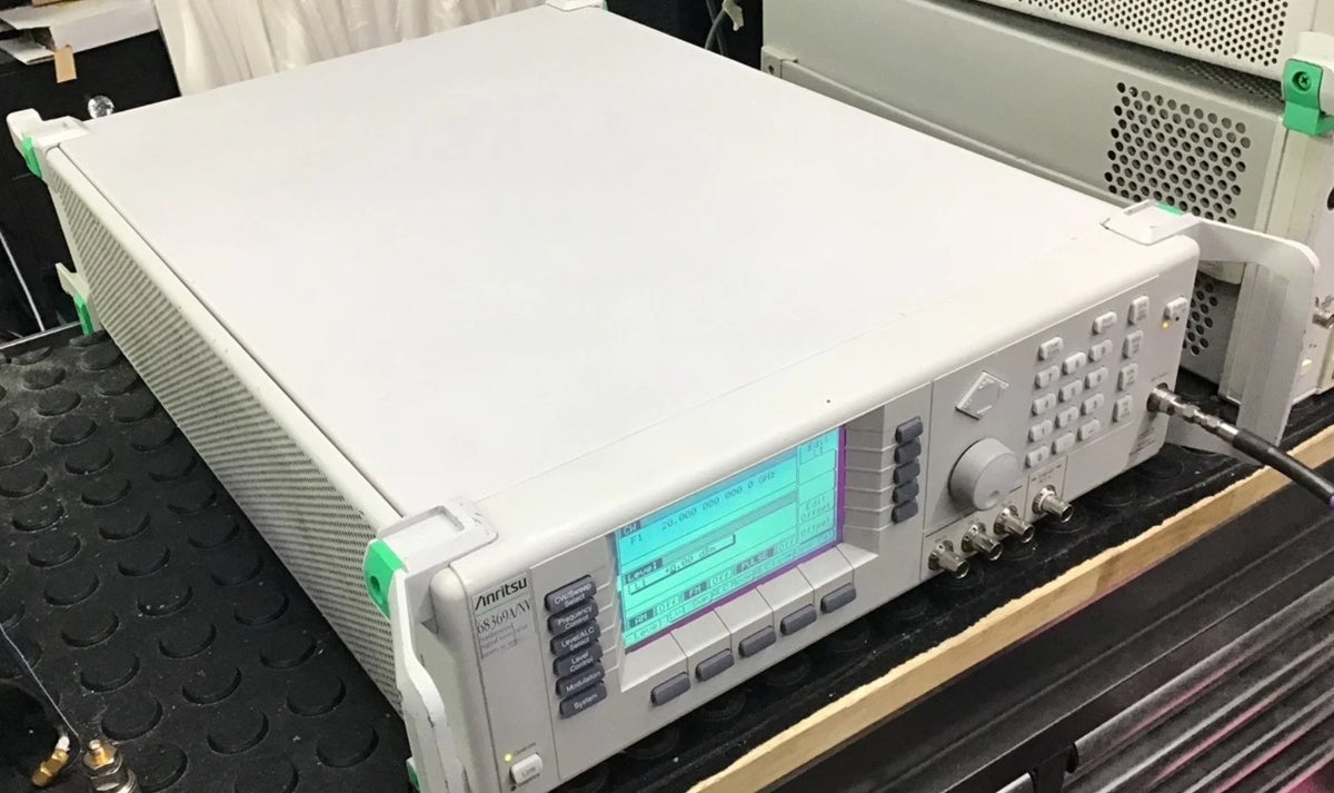 🔥Anritsu / Wiltron 68369A/NV Signal Generator Sweep 10MHz - 40GHz  2,11! CAL'D