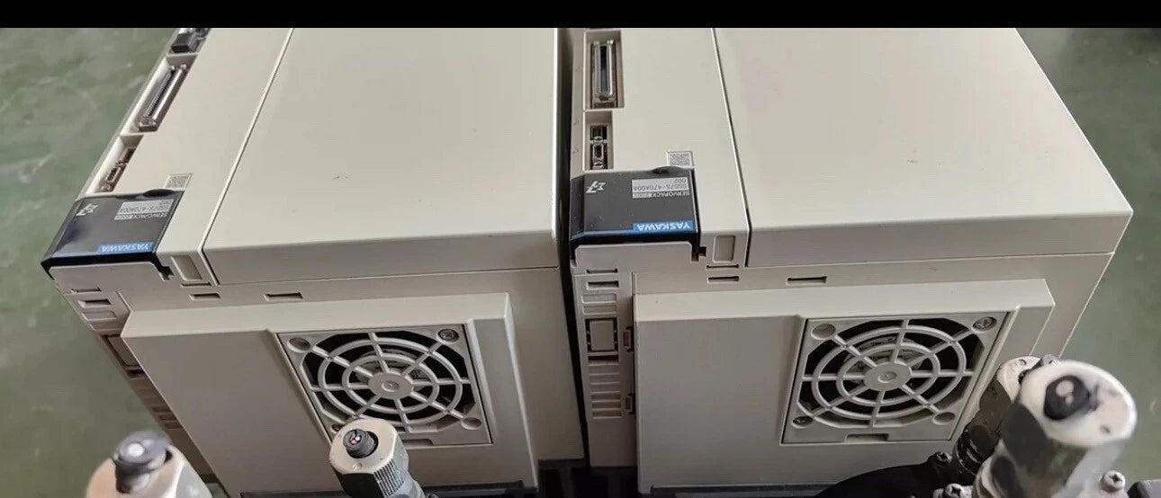 Compact SGD7S-550A00A002 Stepper Drive with Encoder Feedback