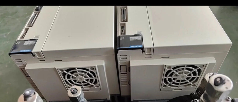 Compact SGD7S-550A00A002 Stepper Drive with Encoder Feedback