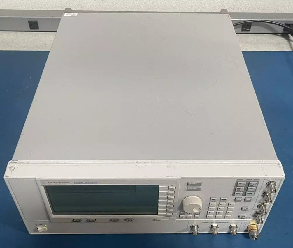 Agilent/Keysight E8257D PSG 250kHz-40GHz Analog Signal Generator Options 1E1 540