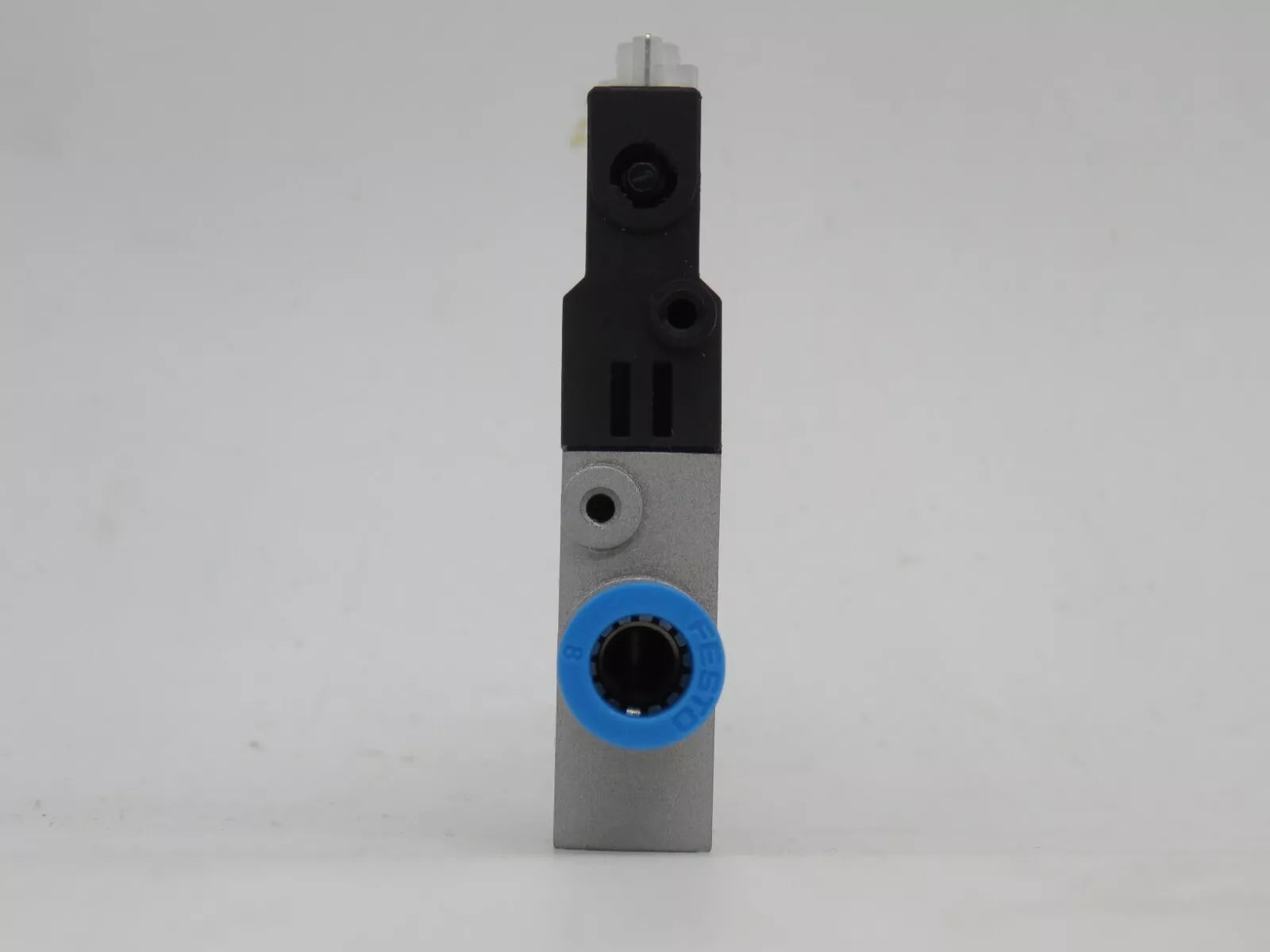 FESTO CPE14-M1BH-3GL-QS-8 Solenoid Valve