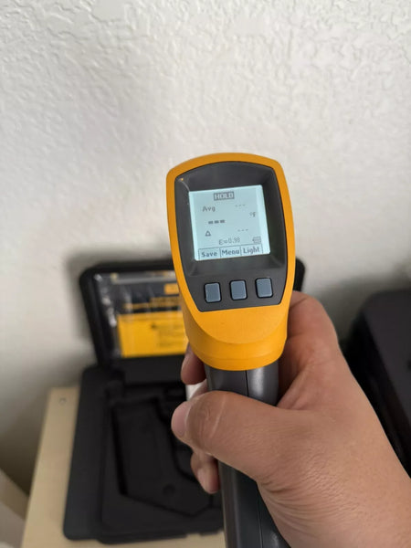 Fluke 568 IR Thermometer with Case and Manual