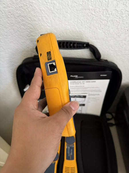 Fluke Networks LRAT-2000 LinkRunner AT-2000 Tester Kit (READ) Missing Port