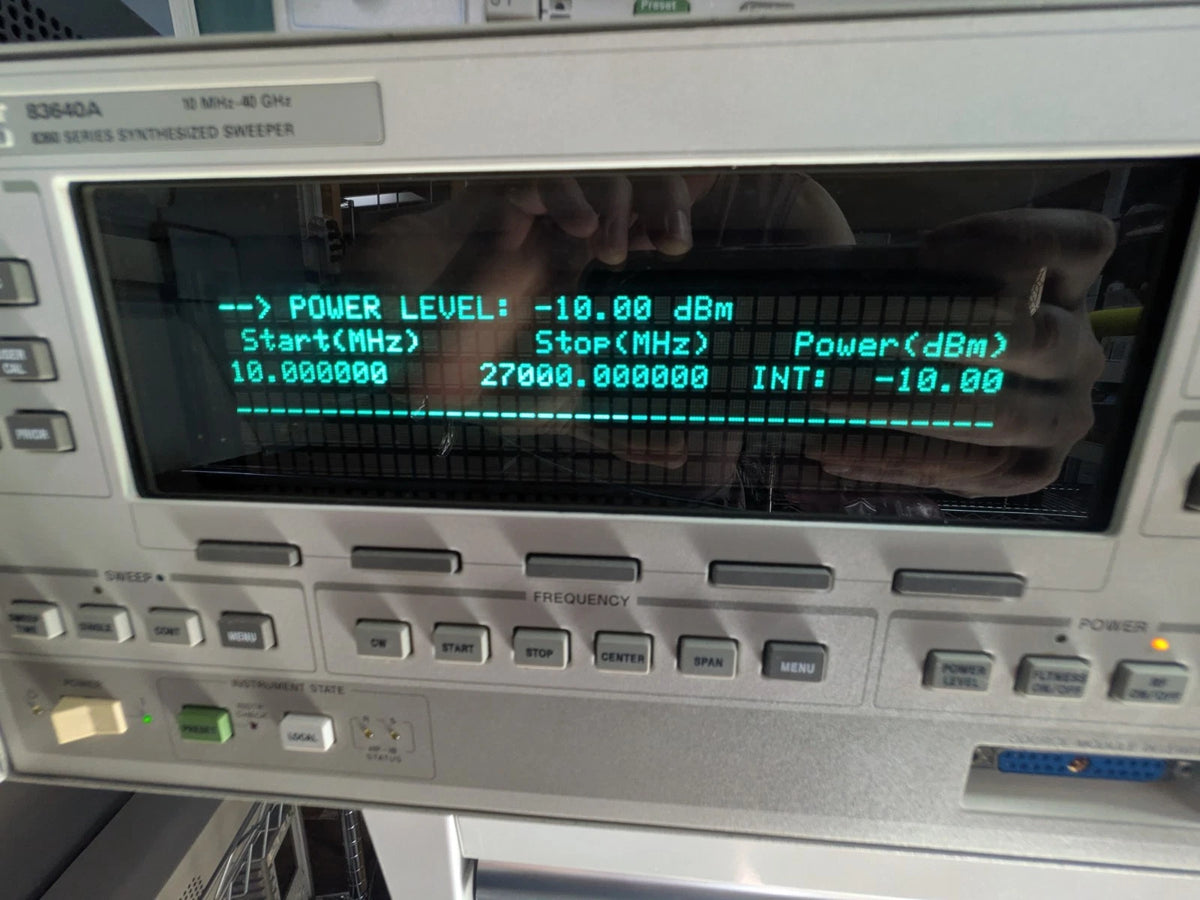 Rohde & Schwarz FSIQ26 20 Hz-26.5GHz Spectrum Analyzer Iq Ext Mixers Opt!  R&S