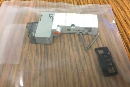 SMC SYJ3133-5LOZ Solenoid Valve - 5 Port, 3 Position, Single Solenoid