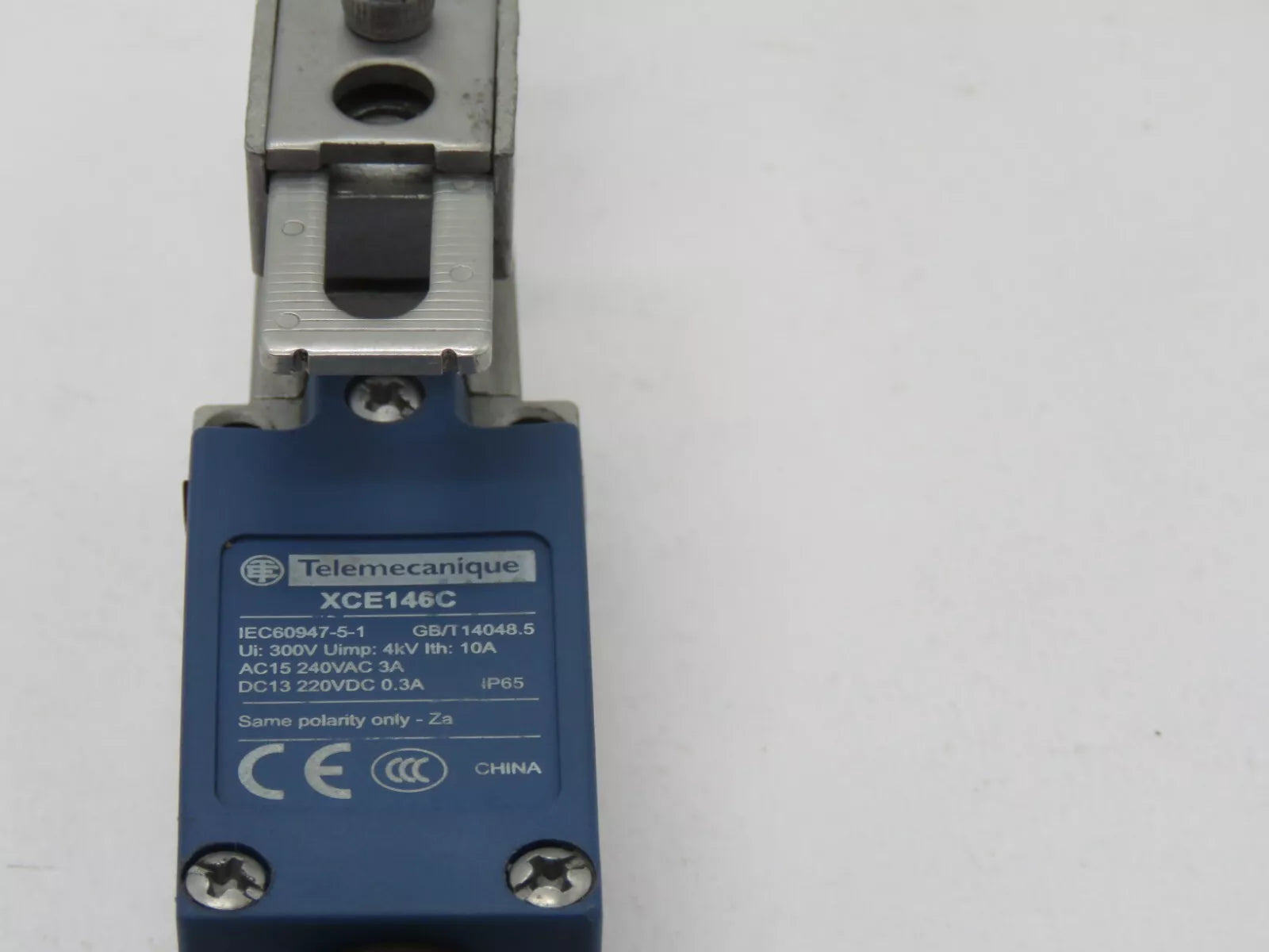 Telemecanique XCE146C Limit Switch for Industrial Applications