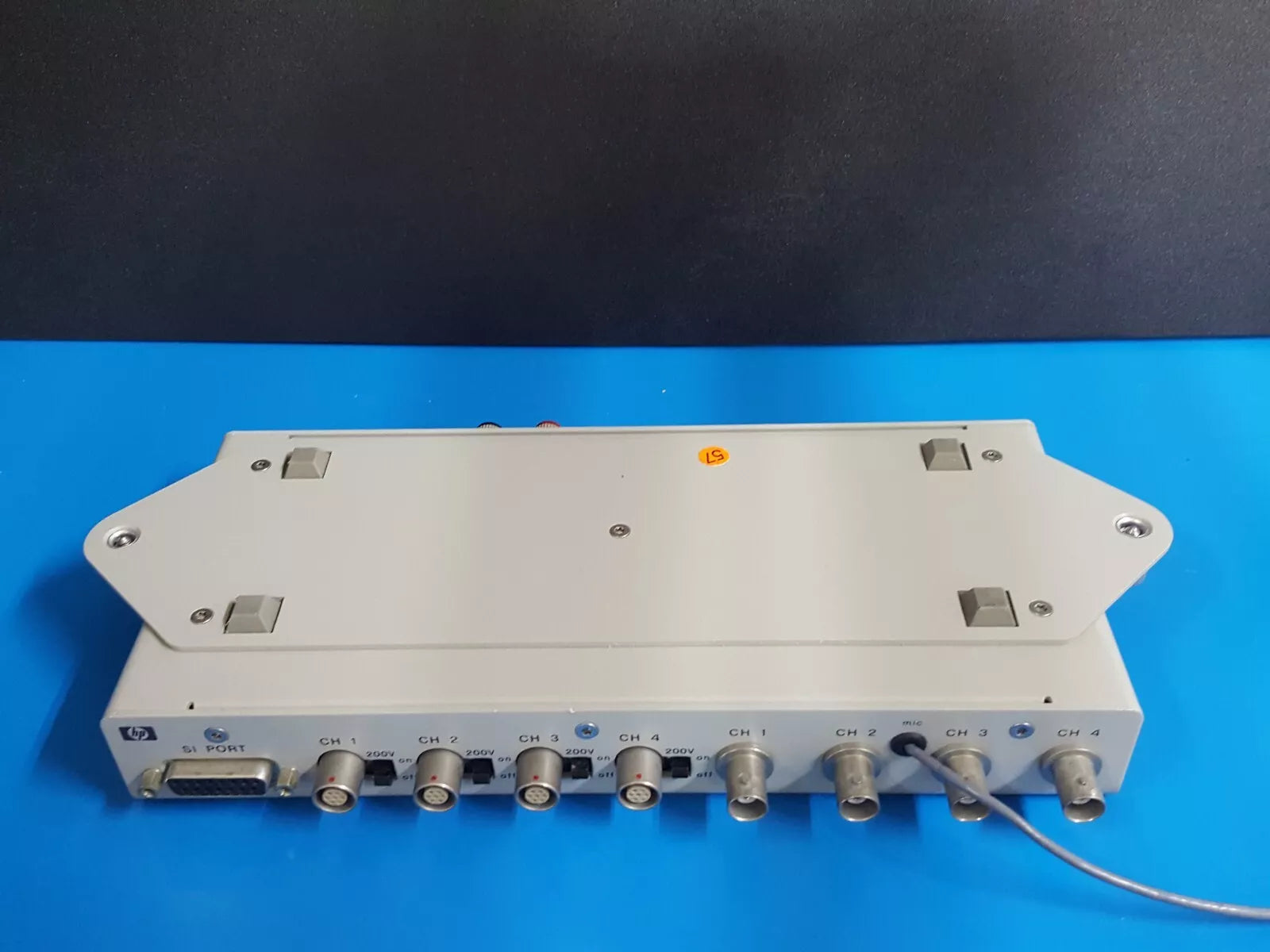 HP 35670A/U Microphone Adapter Dynamic Signal Analyzer Option UK4