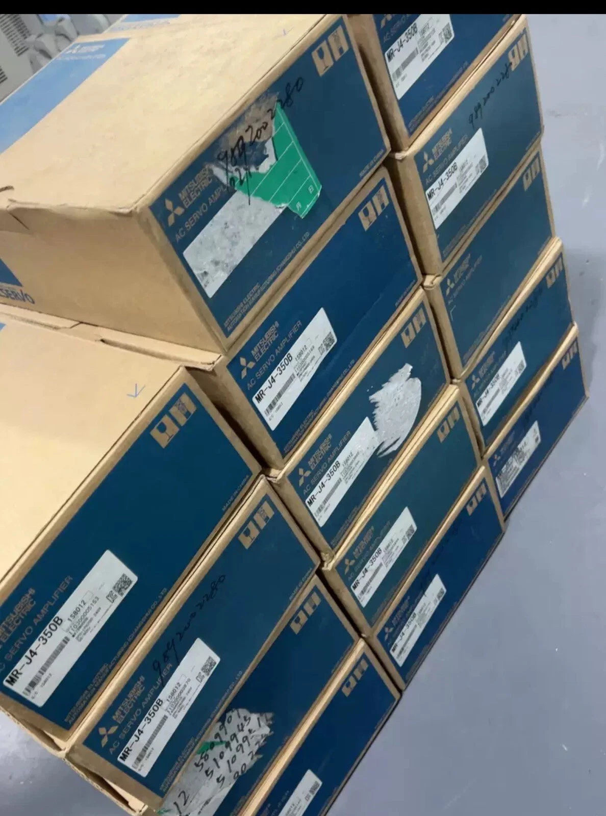 MR-J4-350B Servo Amplifier: High-Performance Industrial Automation Component