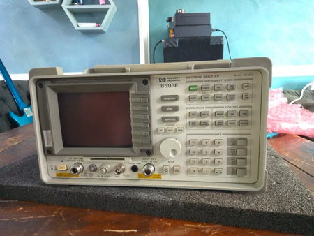 HP 8593E Spectrum Analyzer 9 kHz-26.5 GHz Calibrated Tracking Generator