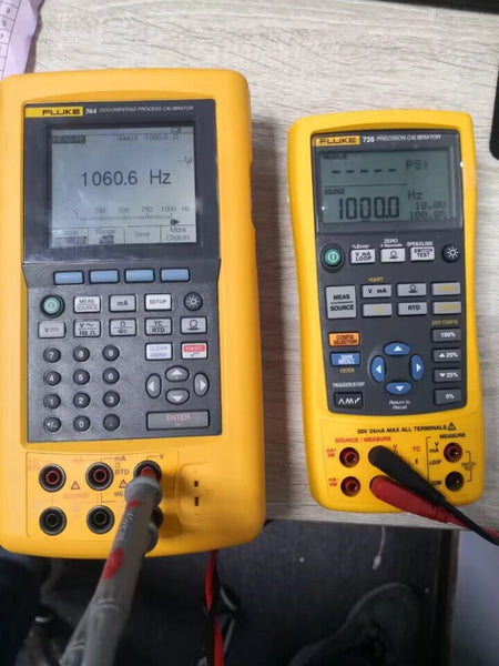 Fluke 744 Documenting Multifunction Process Calibrator
