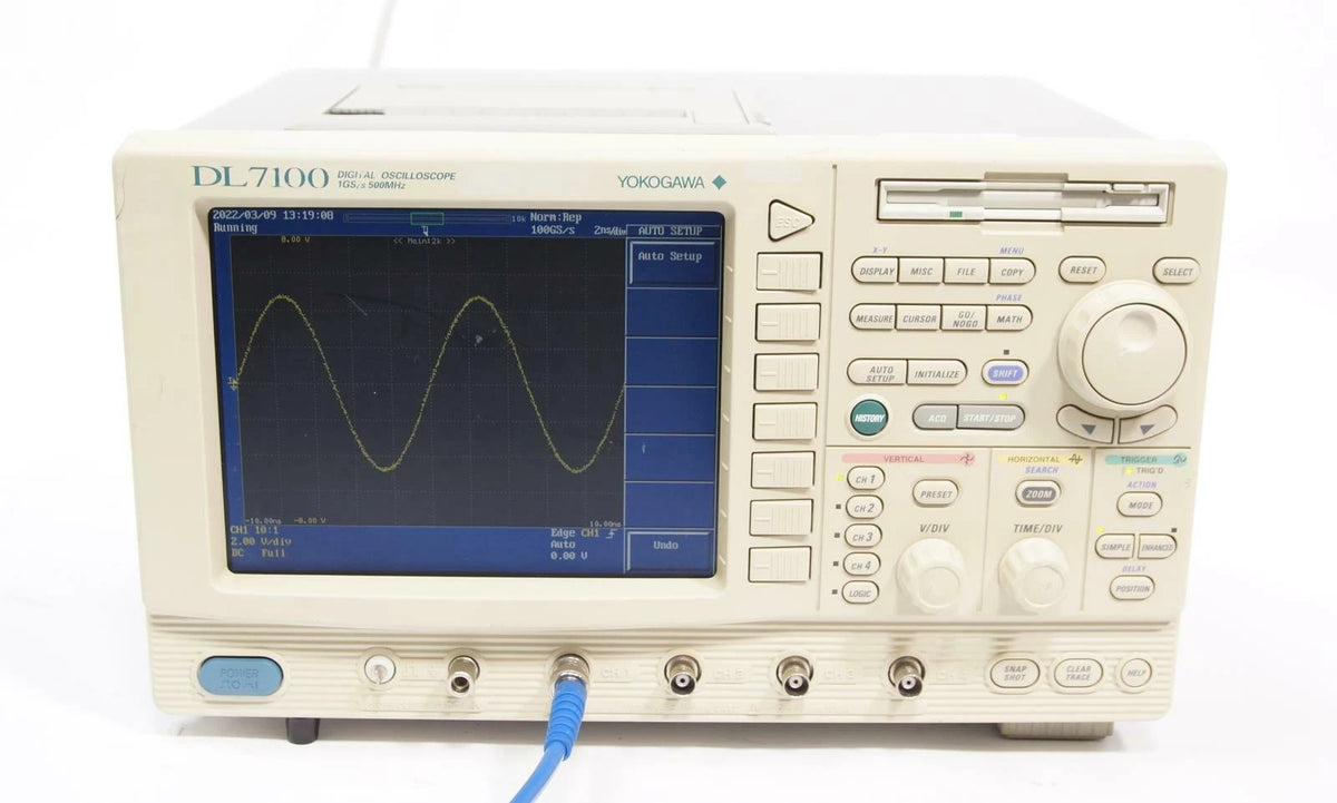 Yokogawa DL7100 Digital Oscilloscope 500 MHz, 4-Channel, 1GS/s