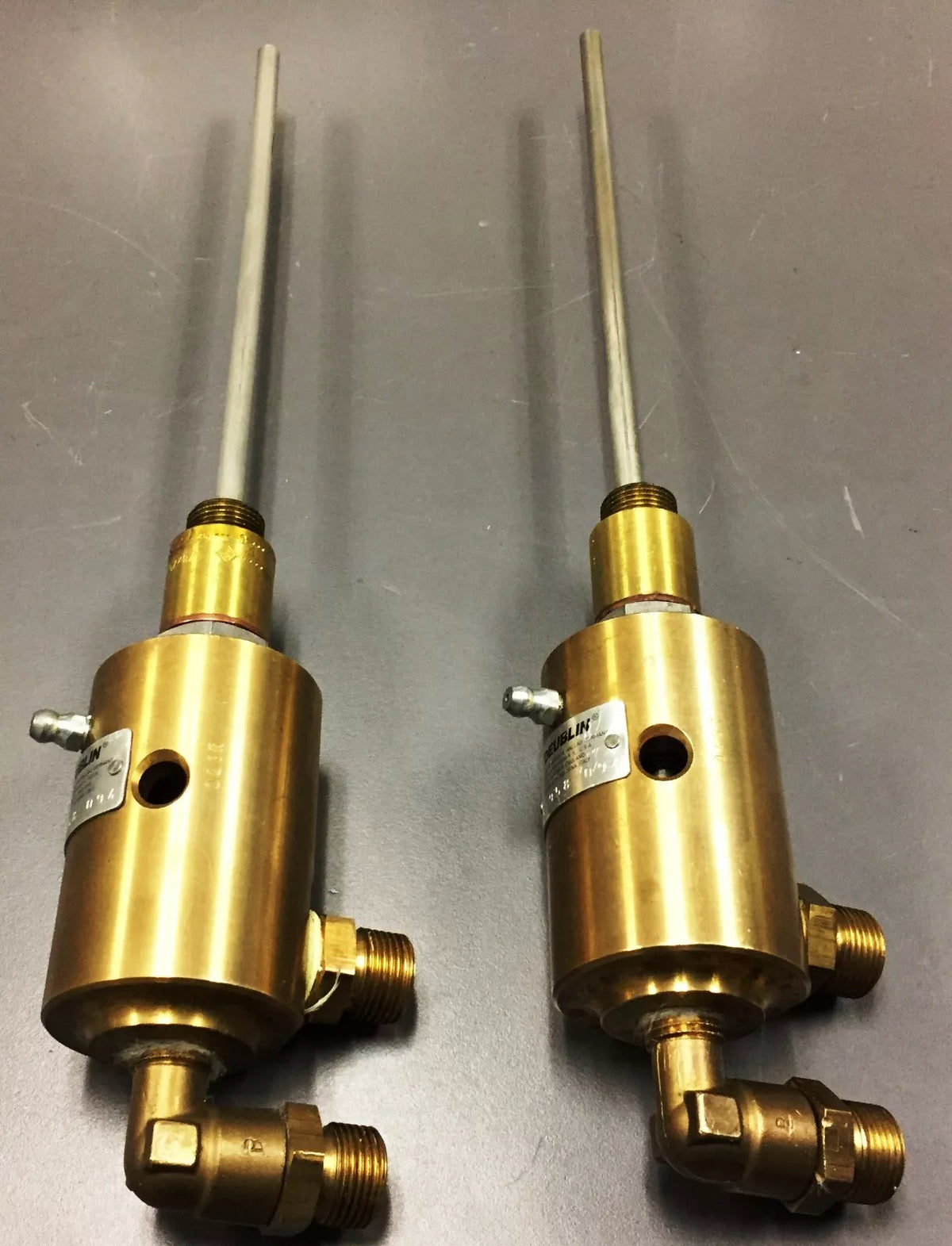 Deublin P/N: 55-958-094 Rotary Union 3/8” BSP RH with Nuts and Bolts Installed