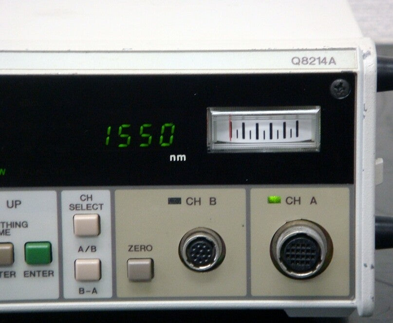 Q8214A Optical Power Meter by ADVANTEST