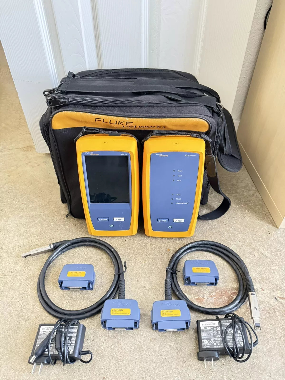 Fluke Networks DSX-8000 Cable Certifier Tester Kit (Calibrated 2023-2024)