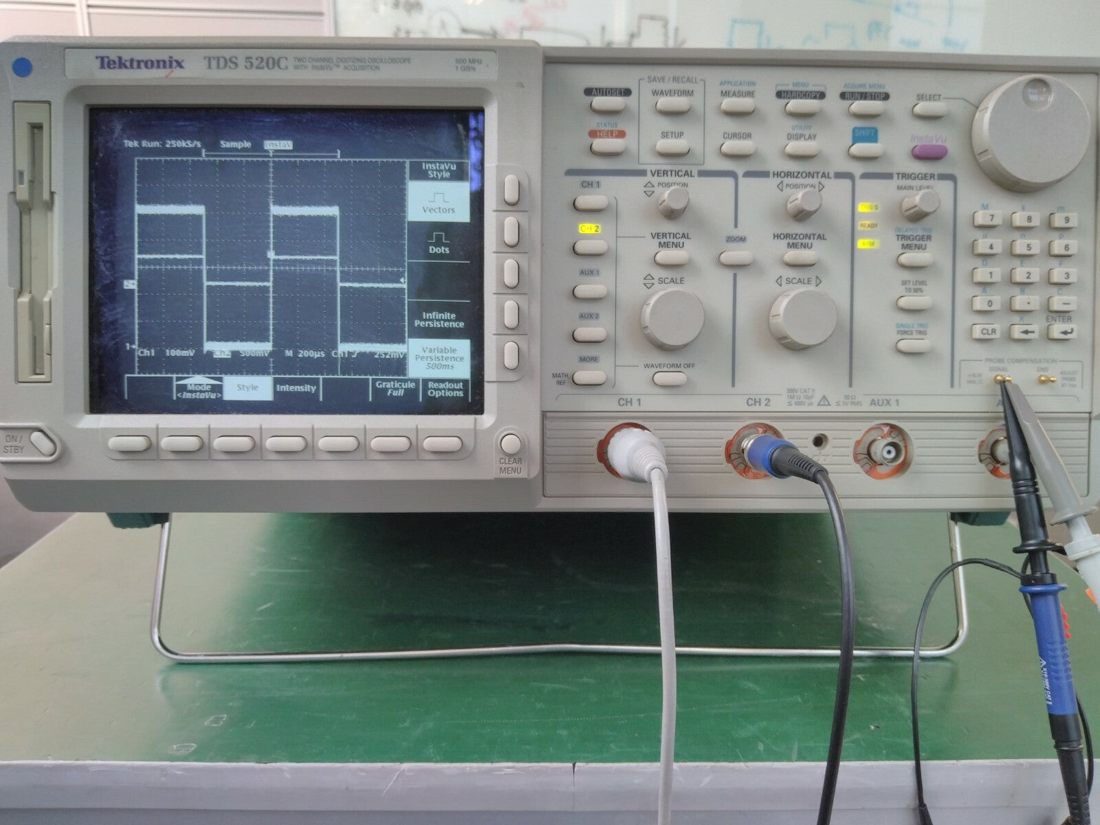 Tektronix TDS520C 2 Channel Oscilloscope 500MHz 1GSa/s 13 1F HD 2M 2F - XG eqpt