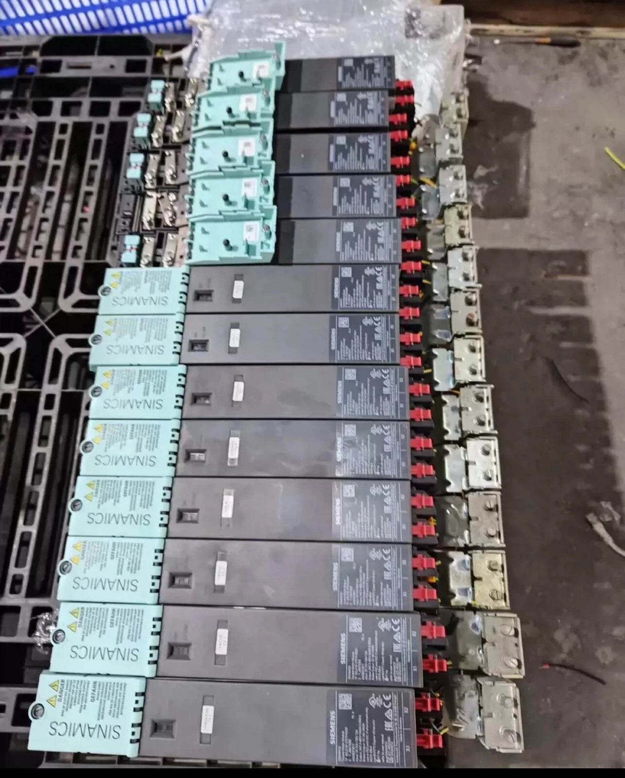 Siemens 6SL3120-2TE15-0AD0: Power Supply Unit