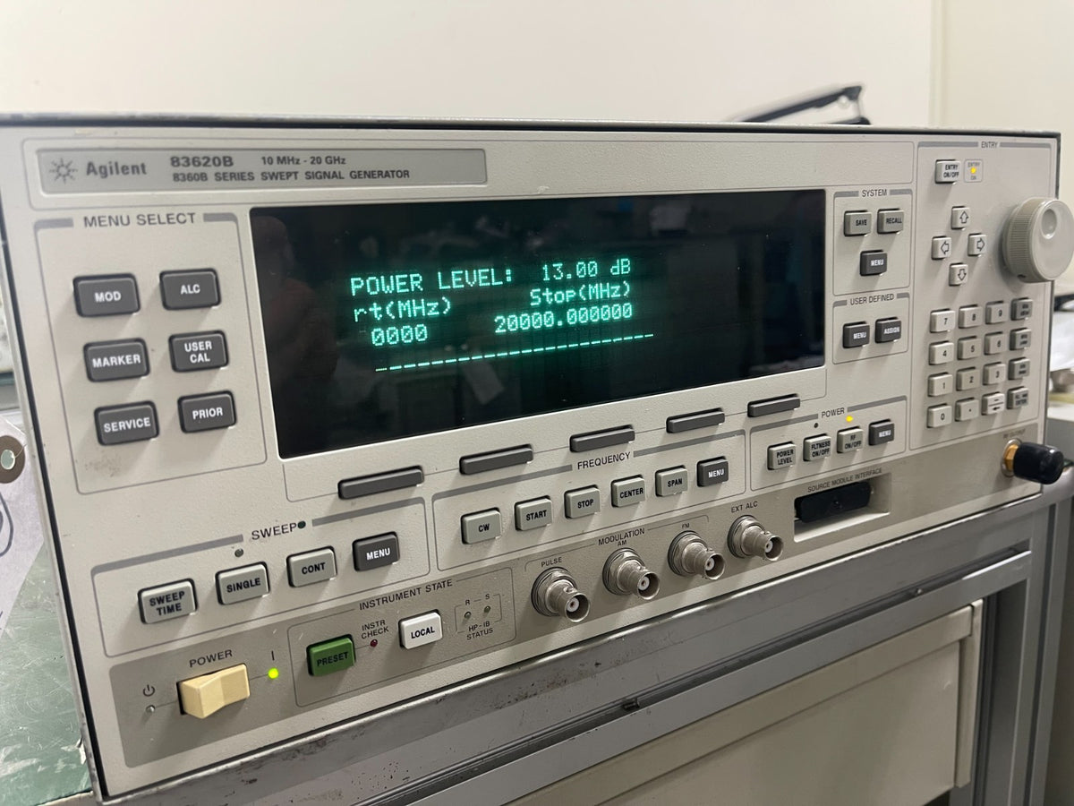 HP Agilent 83620B 10MHz-20GHz Synthesized Sweep Signal Generator, NEW LCD _ 1150 - XG eqpt