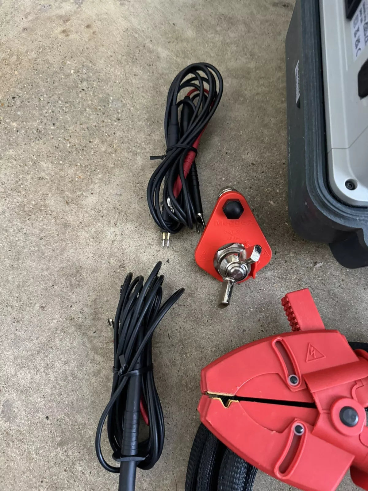 Megger DLRO100X DLRO100XB Digital Low Resistance Ohmmeter & Kelvin Clamp