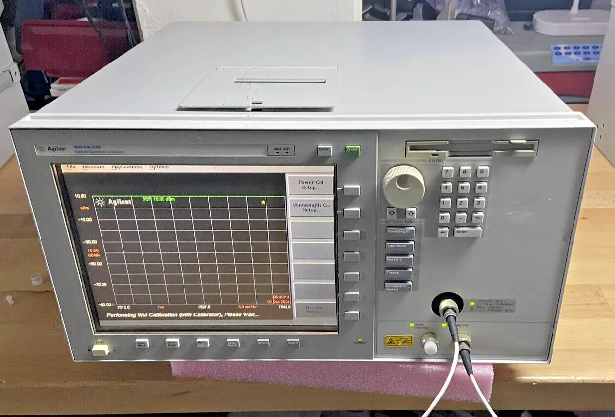 Agilent 86142B Optical Spectrum Analyzer with OPT 4 and 6 Sources