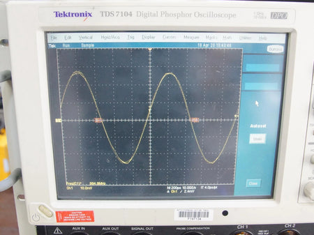 Tektronix TDS 7104 4Ch 1GHz 1GSa/s Digital Phosphor Oscilloscope
