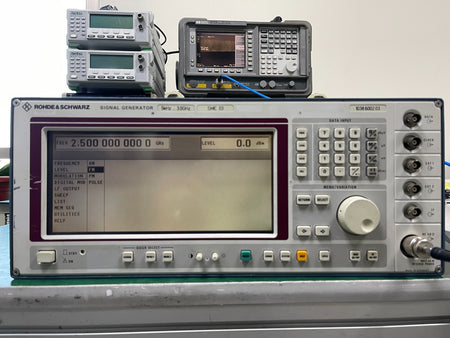Rohde &amp; Schwarz SME03 Signal Generator 5kHz - 3GHz  w/B4,B5,B8,B11 , 833863/001