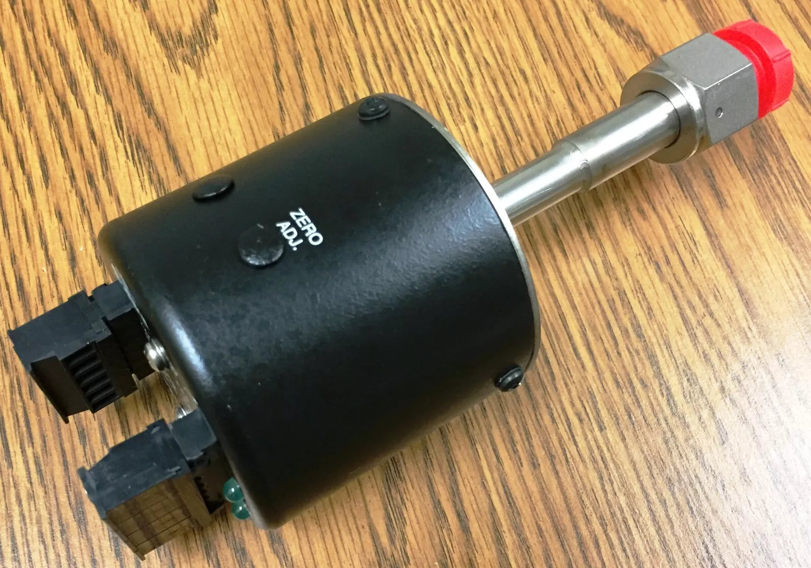MKS 124AA-00100BB Baratron TYPE 124 Vacuum Switch - Range100 Torr