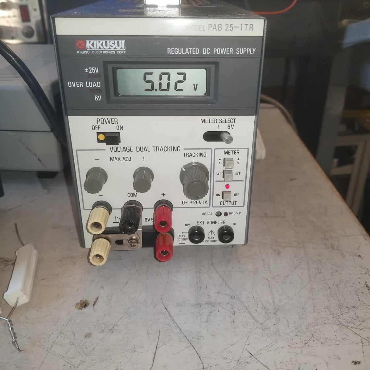 Lab Power Supply 2x25V 6V Triple Output