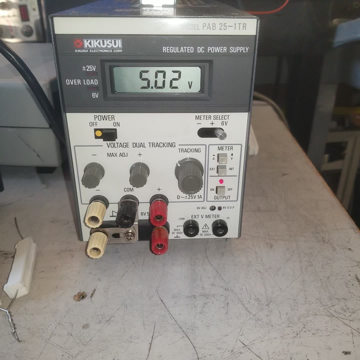 Lab Power Supply 2x25V 6V Triple Output