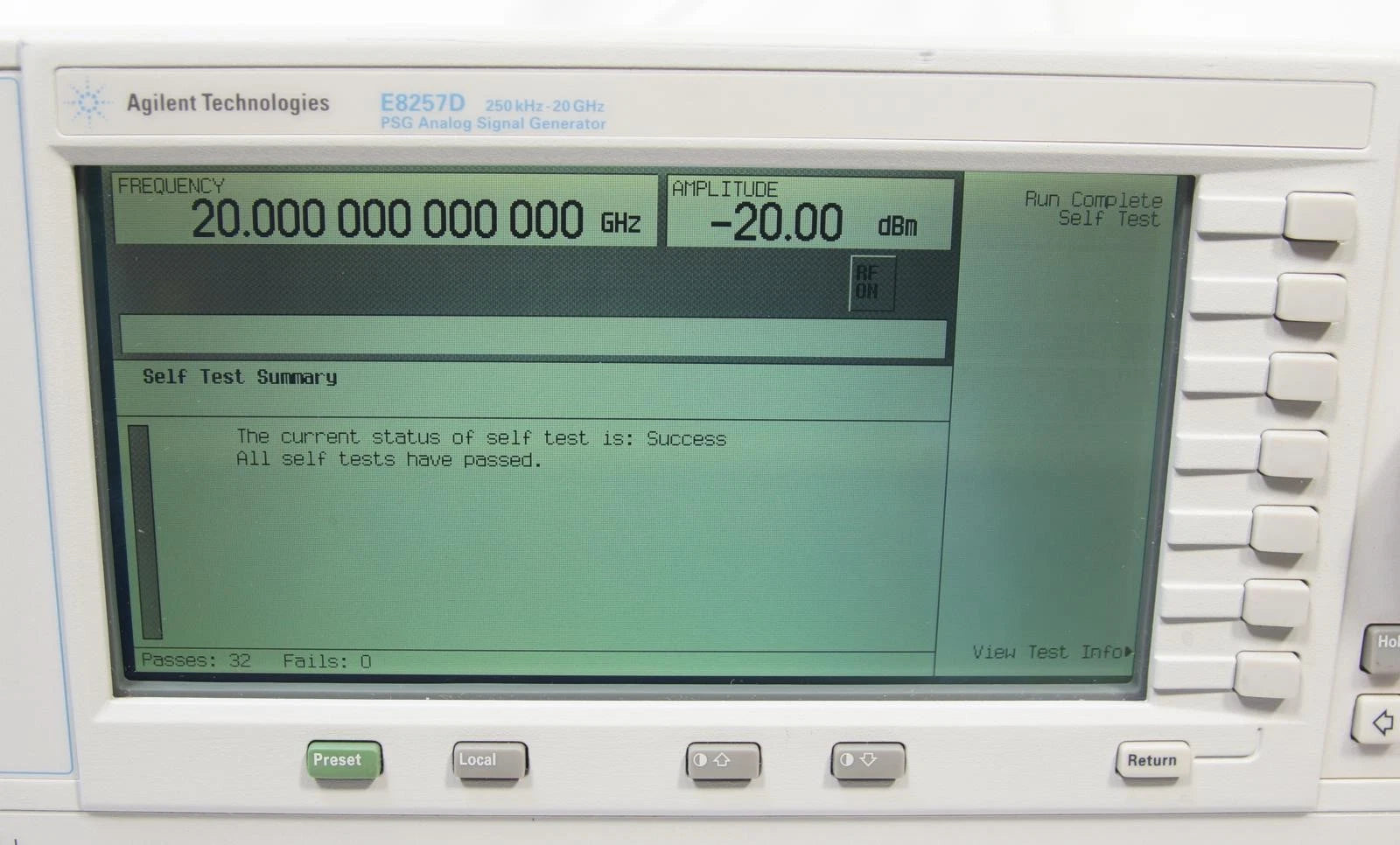 Agilent E8257D PSG 250kHz -20GHz Analog Signal Generator 1E1 1EA 520 UNW