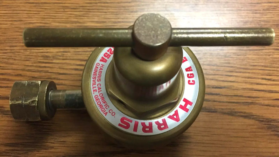 Harries California Co. Model 425-125A, CGA E-4 Regulator