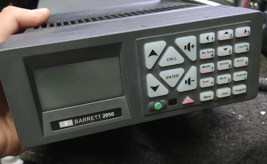 1pcs BARRETT 2050 shortwave radio, with a microphone