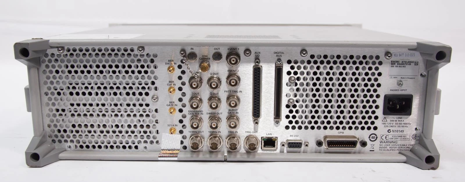 Agilent E4438C 2GHz ESG Vector Signal Generator OPT 1E5 502