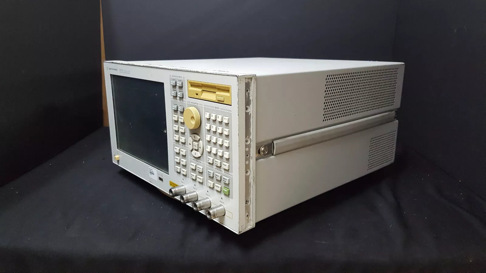 Agilent E5071B Network Analyzer 300kHz-8.5GHz with Option 414 008 016 (0613)