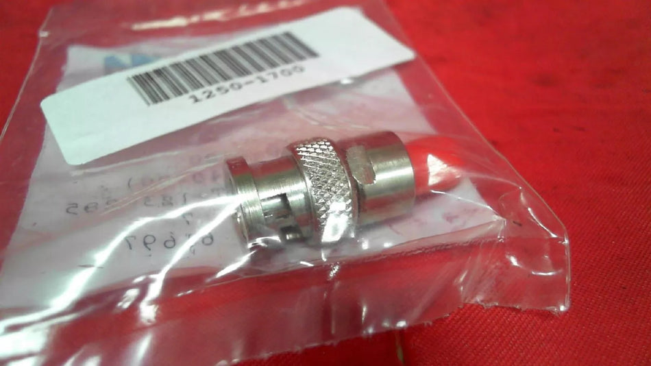 MACOM 3282-2240-00 BNC (m) - SMA Adapter (f)