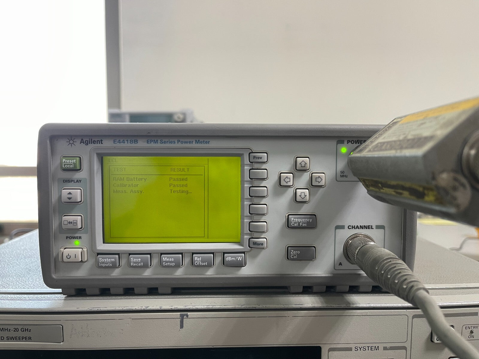 Agilent E4418B EPM Series Single-Channel Power Meter _ GB39513134 - XG eqpt